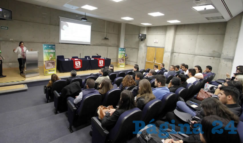Tambi&eacute;n indagaron sobre la relaci&oacute;n entre la contribuci&oacute;n laboral y el PIB per c&aacute;pita