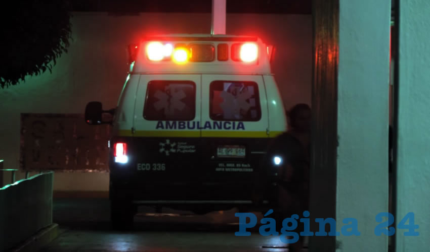 Param&eacute;dicos del ISSEA llevaron al herido, &Oacute;scar Arturo Lozano, al Hospital Hidalgo