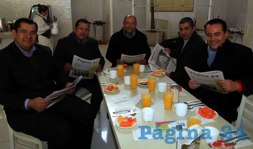 En el restaurante Del Centro almorzaron Netzahualcóyotl Ventura Anaya, regidor del PRI en el Cabildo del Ayuntamiento de Aguascalientes; Héctor Macías Díaz, Roberto Tavares Medina, Enrique Rangel Jiménez y Edgar Busson Carrillo