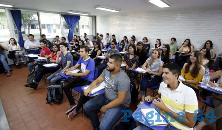 La formación que reciben los estudiantes de la UAA les permite responder a las exigencias del mundo laboral actual