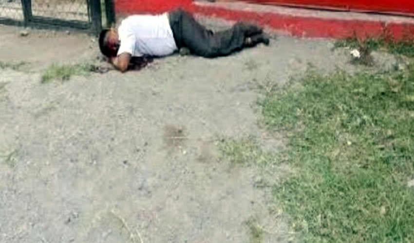 Elementos de la Policía Estatal y Municipal acudieron al lugar y confirmaron que estaba un hombre sin vida, cuyo cuerpo presentaba varios balazos (Foto: Cortesía)