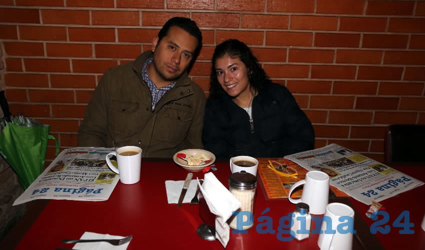 En el restaurante Las Antorchas almorzaron Alberto Ovando Vicencio y Julieta Maraver Botello