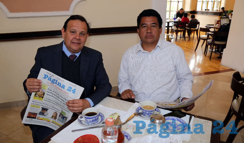 Gerardo Sánchez Guerrero, licenciado en Finanzas; y Jesús Quiñónes López, presidente de la Comisión Política del Partido Encuentro Social; compartieron el pan y la sal en Sanborns Francia