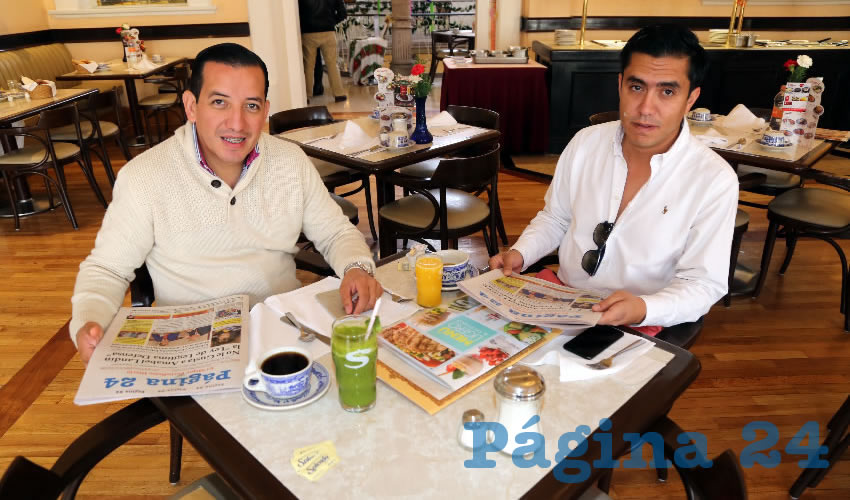 En Sanborns Francia almorzaron Salvador Maximiliano Ramírez Hernández, regidor del Ayuntamiento de Aguascalientes; y Javier Orta de Luna