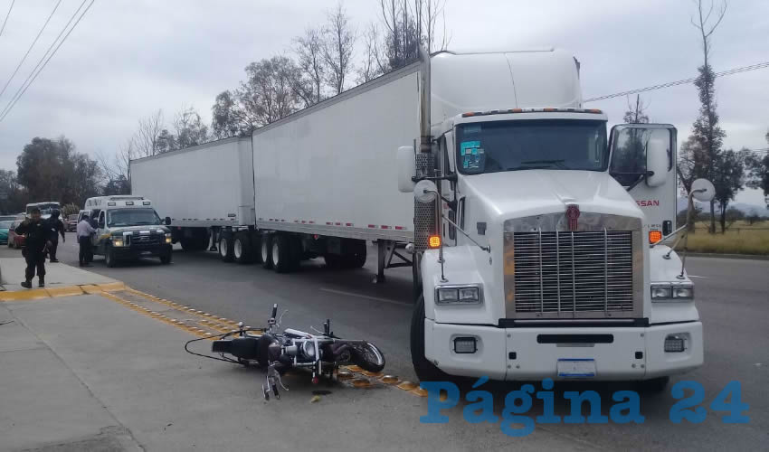 El cafre le cerr&oacute; el paso al motociclista