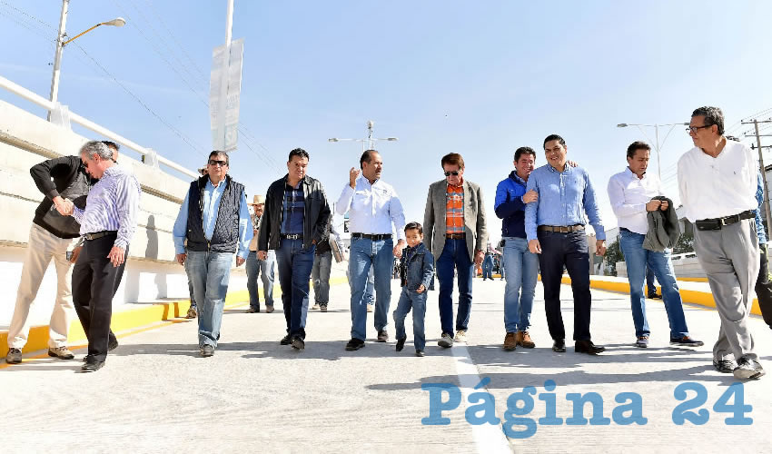 El jefe del Ejecutivo resalt&oacute; que su administraci&oacute;n mantendr&aacute; como eje rector de los trabajos en esta materia, la planeaci&oacute;n, ejecuci&oacute;n y entrega en tiempo y forma de obra p&uacute;blica