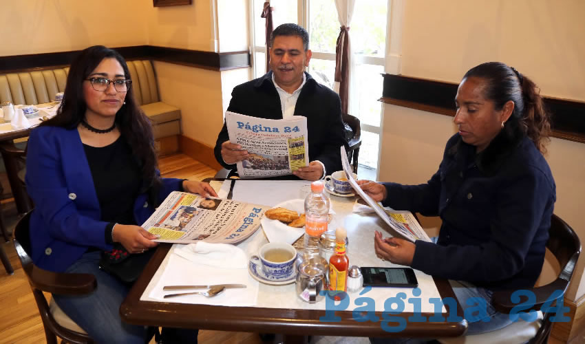 En Sanborns Francia desayunaron Diana Karina Vázquez López, Pedro Pérez Gómez y María Dávila Rivas