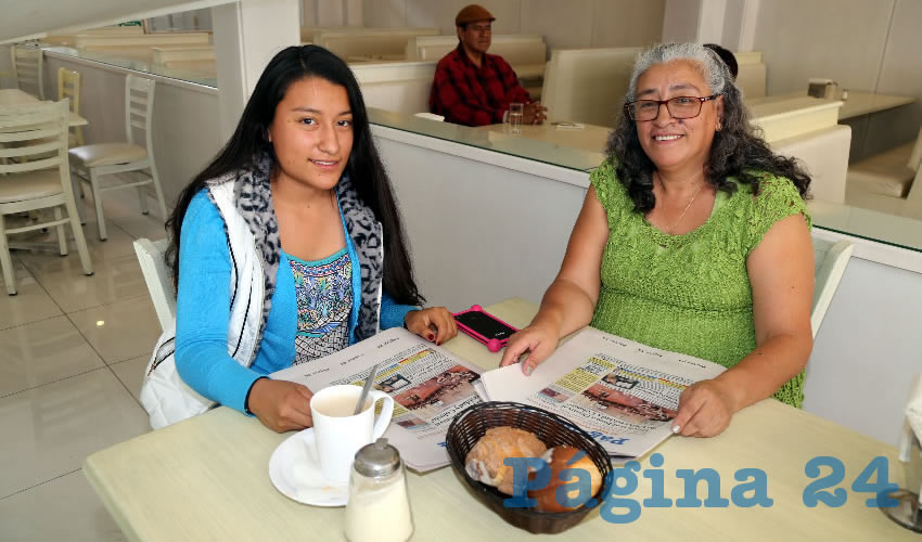 En el restaurante Del Centro compartieron el pan y la sal Fátima Peña García y Yolanda Peña García