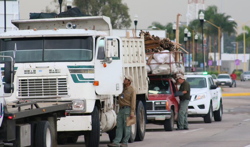 Las unidades vehiculares que fueron retiradas de circulación presentan visibles problemas con las emisiones contaminantes