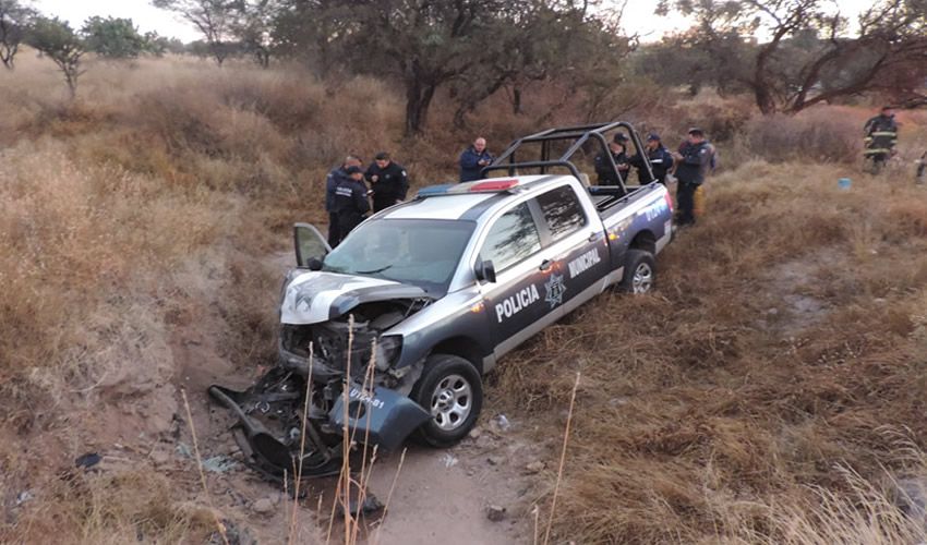 La camioneta patrulla seguía en servicio a pesar de que tenía una falla en la dirección