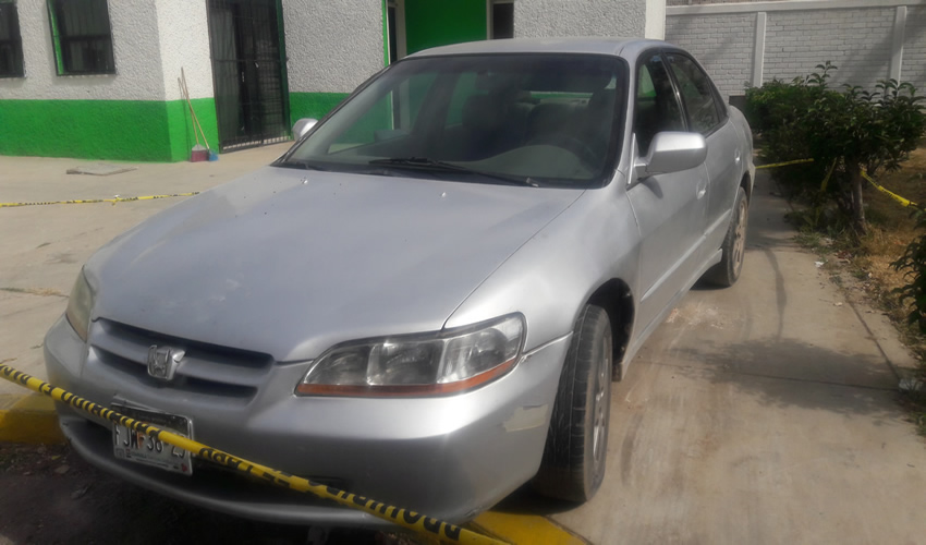 El automóvil que se utilizó para privar a joven de 17 años