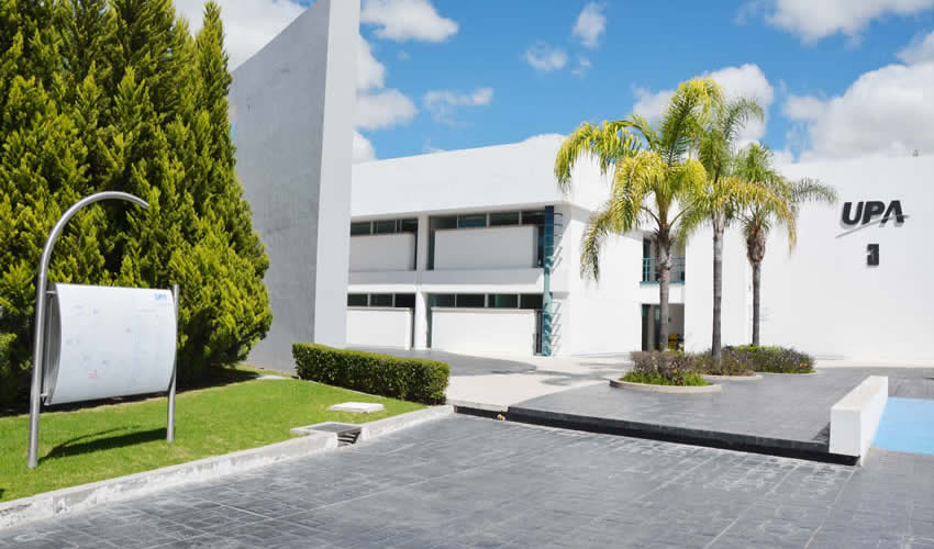 Dos mil 550 egresados de tres mil 52 ya se encuentran insertados en el mercado laboral
