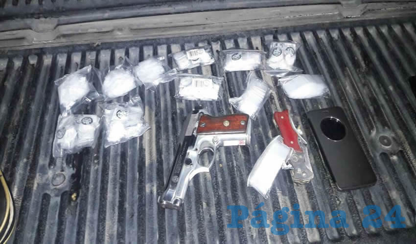 Las dosis de “crystal”, la pistola Taurus, una navaja y el teléfono celular
