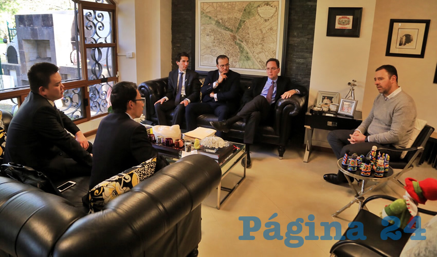 Ejecutivos de China Gezhouba Group Company Limited se entrevistaron con el titular del Poder Ejecutivo en su residencia de Bernárdez: Tello Cristerna agradeció el interés de los inversionistas para participar en la licitación de construcción de la presa Milpillas, además de intervenir como Asociación Público Privada (APP) en la edificación del acueducto de la misma