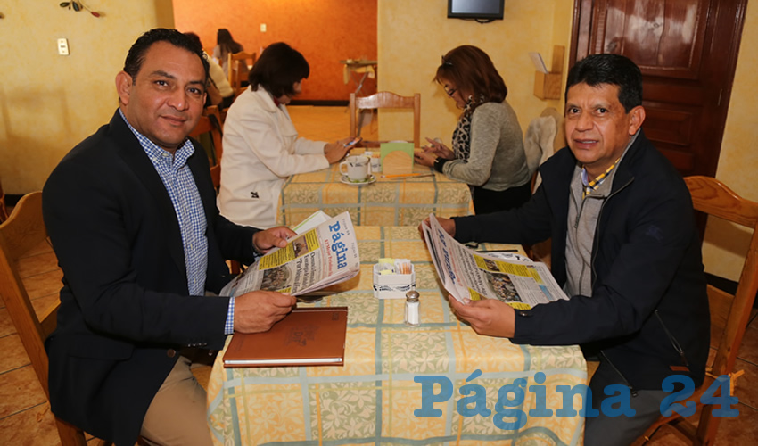 En La Estación desayunaron Rodolfo Téllez Moreno, secretario de Servicios Públicos del Ayuntamiento de Aguascalientes; y Marco Antonio Licón Dávila, secretario de Obras Publicas del Municipio de Aguascalientes