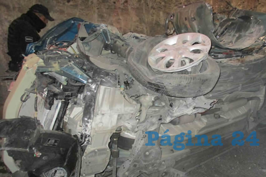 Otra instant&aacute;nea del veh&iacute;culo destrozado