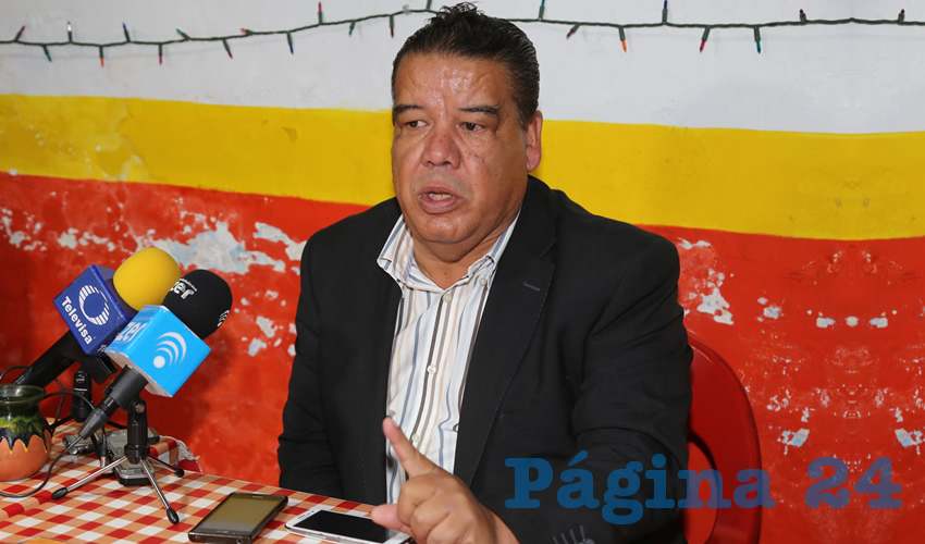 Francisco Javier Flores Flores, l&iacute;der de la agrupaci&oacute;n Cimientos del Magisterio (Foto: Eddylberto Lu&eacute;vano Santill&aacute;n)