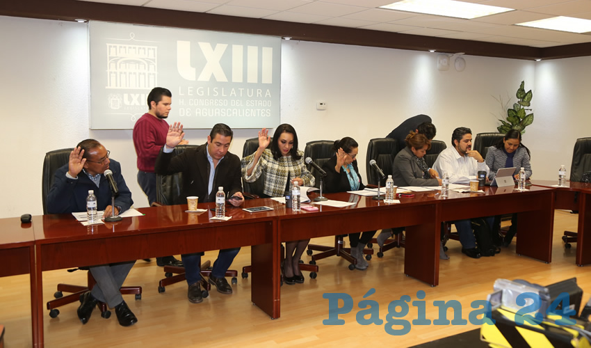 La Diputaci&oacute;n Permanente que preside la diputada Citlalli Rodr&iacute;guez Gonz&aacute;lez sesion&oacute; de manera ordinaria en el sal&oacute;n Aquiles Elorduy Garc&iacute;a (Foto: Eddylberto Lu&eacute;vano Santill&aacute;n)