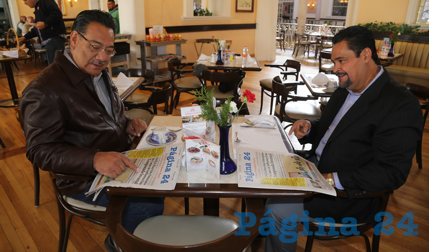 En Sanborns Francia compartieron el pan y la sal Jesús Alberto Rodríguez Flores y Alfredo Cervantes García, consejero estatal del PRD