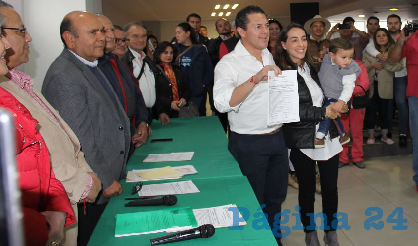 Se atendieron de manera oportuna las solicitudes de las personas que acudieron ambos d&iacute;as a la sede del Revolucionario Institucional (Fotos: Juan Fernando Reyes Ortega)