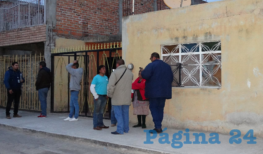 Al lugar acudieron policías preventivos y paramédicos de la Cruz Roja Mexicana, quienes confirmaron el deceso