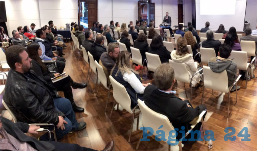 En el taller se abordaron temas sobre la regulaci&oacute;n y competencia del sector gasolinero