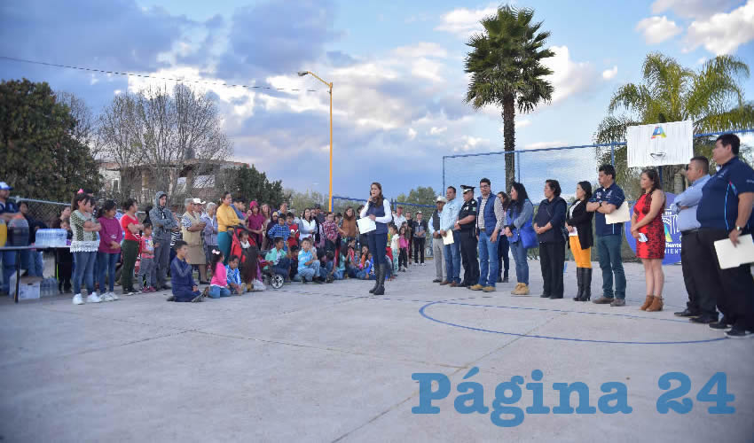 Tere Jim&eacute;nez visit&oacute; la comunidad Ejido de Pe&ntilde;uelas para verificar el avance de la reconstrucci&oacute;n del Centro de Salud