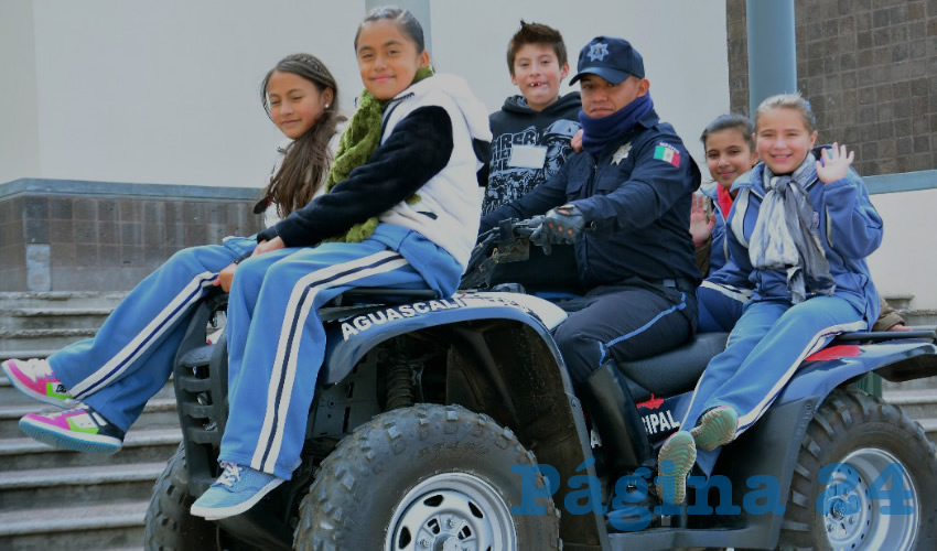 El Complejo de Seguridad P&uacute;blica recibi&oacute; a los alumnos de la escuela primaria Bicentenario de la Independencia de M&eacute;xico