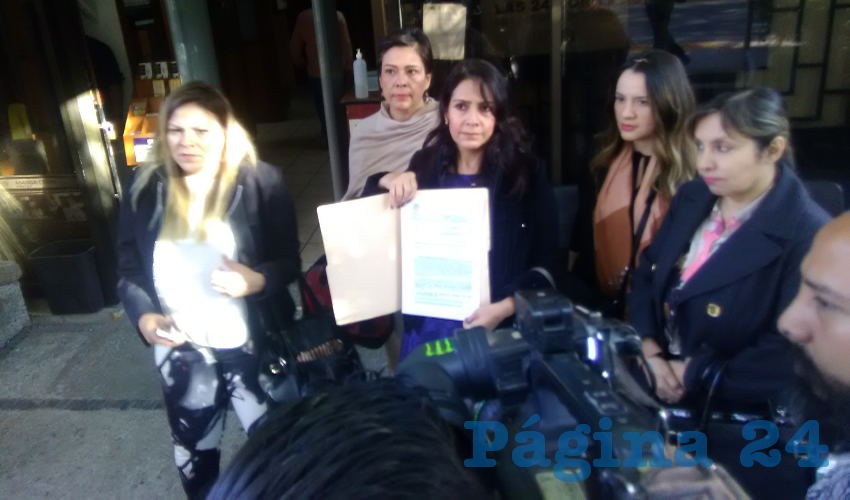 “Que se conmine al señor diputado a no incurrir en prácticas discriminatorias y violatorias de los derechos humanos de las mujeres y menos en los espacios públicos o institucionales”, tronó Diana Arredondo, aspirante a magistrado, tras presentar la respectiva queja ante Derechos Humanos/Foto: Elizabeth Ríos Chavarría