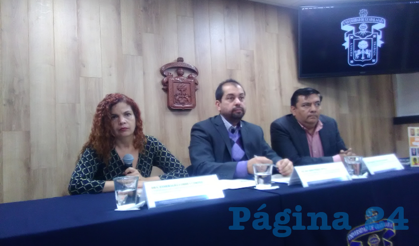 “Los padres de familia no tienen esa conciencia de los peligros que hay, del sexting, del grooming, del ciberacoso”, señalaron académicos de la UdeG, quienes llamaron a las autoridades a concientizar sobre el uso de internet y las redes sociales, para una alfabetización digital/Foto: Elizabeth Ríos Chavarría