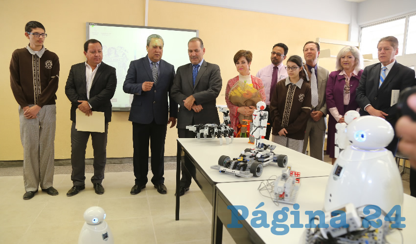 El gobernador del Estado, Martín Orozco Sandoval, y la presidenta del DIF Estatal, Yolanda Ramírez de Orozco, arrancaron el programa piloto en Aguascalientes