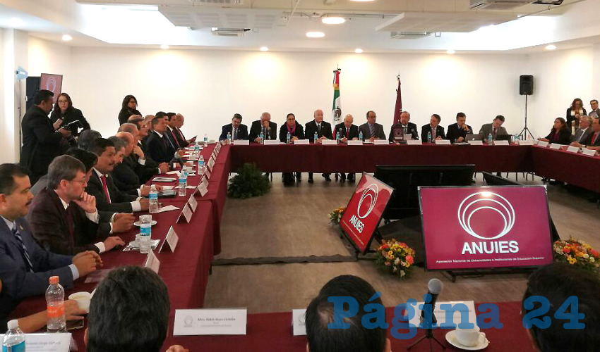 Encuentro que sostuvieron 40 rectores y directores de instituciones de educación superior y el Consejo Nacional de la ANUIES con el secretario de Educación Pública, Otto Granados Roldán
