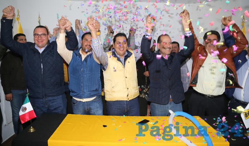 Javier Luévano Núñez se registró como candidato al Distrito 01 federal por las siglas del PRD