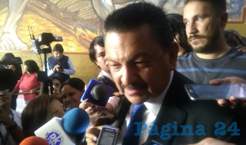 Gerardo de la Cruz, fiscal anticorrupción, se dijo obligado a “empezar a trabajar en cuanto se nos tome protesta. Obviamente limitaciones en este momento no tenemos materiales, pero eso no implica que no podamos empezar a analizar algo”, respecto a la denuncia contra el ex titular de la SSJ, Antonio Cruces Mada/Foto: Elizabeth Ríos Chavarría
