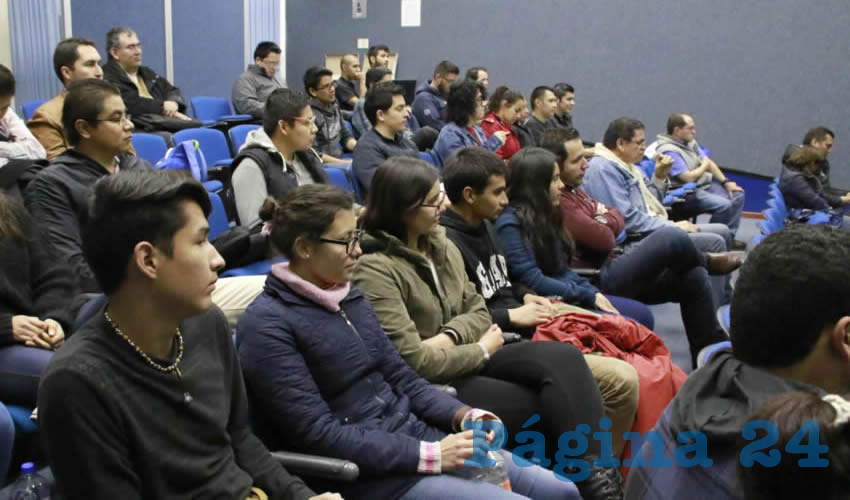 Estudiantes de posgrado de la UAA y CIMAT disfrutan del primer seminario del ciclo