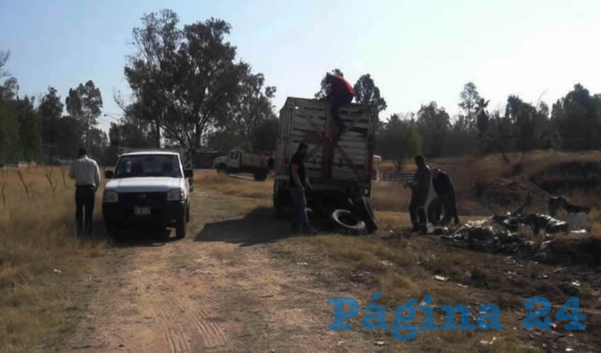 Con ayuda de maquinaria se realizaron labores de limpieza del lugar, como poda, desmalezado y retiro de hierba seca