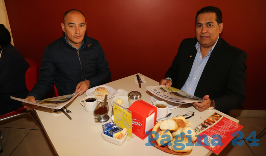 En el restaurante Mitla compartieron el primer alimento del d&iacute;a Marco Zamora D&iacute;az, asesor del Senador de la Republica Fernando Herrera &Aacute;vila; y Juan Guillermo Alaniz de Le&oacute;n, diputado local