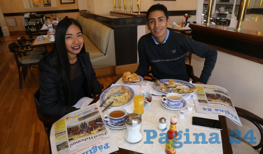 En Sanborns Francia desayunaron Diana Yoshikai y &Oacute;scar Pasten