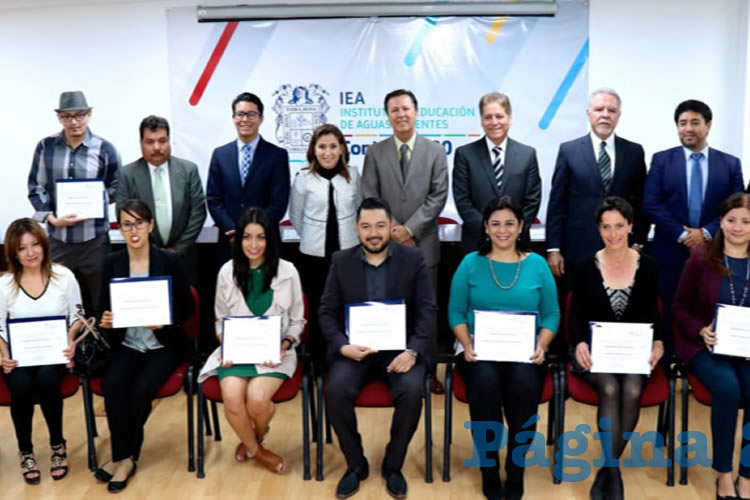 Los docentes se sumar&aacute;n a la impartici&oacute;n de licenciaturas biling&uuml;es en escuelas normales del estado