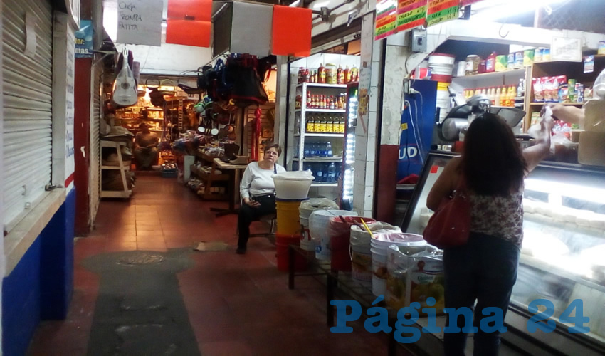 “Somos más de trescientos los locatarios que tenemos problemas”, indicó el secretario general de la Unión de Comerciantes y Locatarios del Mercado Municipal de San Pedro Tlaquepaque, José de Jesús Moreno Barba/Fotos: Francisco Tapia