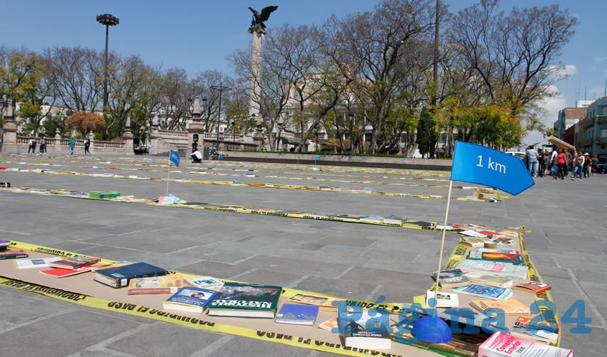 Con el Kil&oacute;metro del Libro 2018, que reuni&oacute; m&aacute;s de tres mil textos, se clausuran de manera exitosa los trabajos de la Semana Municipal de Fomento a la Lectura