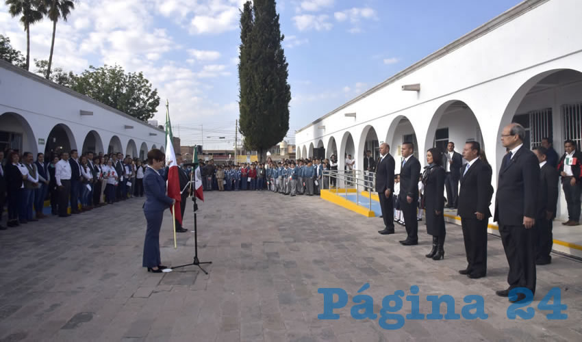 Con respeto, honestidad y entrega, diariamente se debe exaltar la vocación por el servicio público