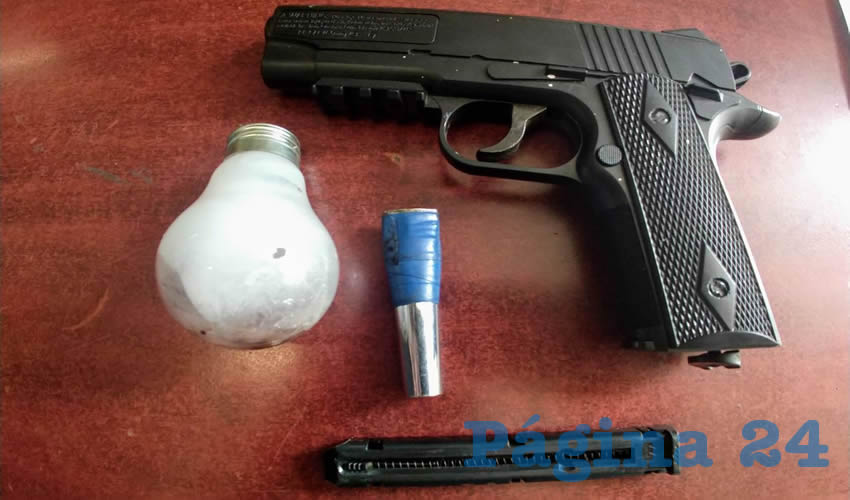 La droga y la pistola corta de postas