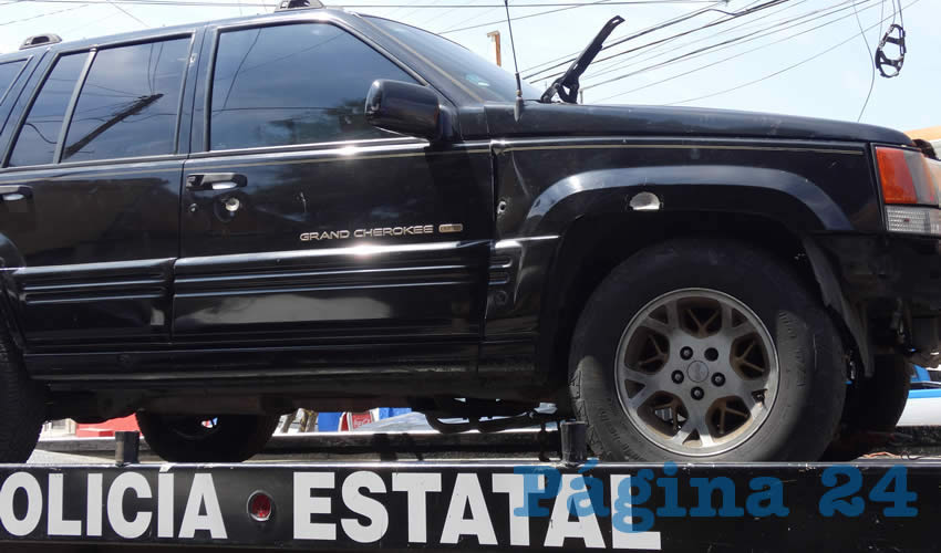 La camioneta baleada que tripulaban los dos envenenadores