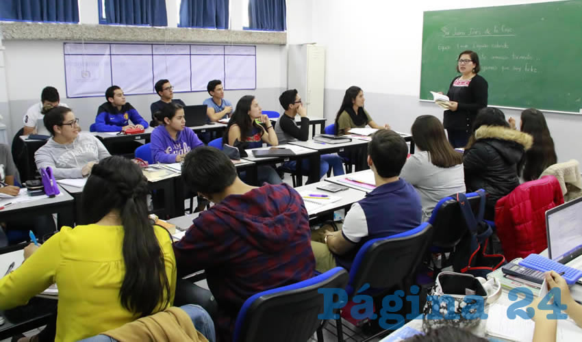 Este programa del Centro de Educación Media adopta las mejores prácticas de esquemas educativos y currículos de distintos países