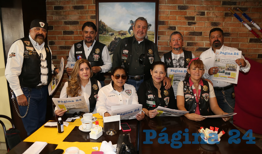 En el restaurante El Capote del Hotel Francia almorzaron Saúl García García, Ángel Chaidez Rubio, Víctor Sánchez Trejo, Martín Romo Bonilla, Ernesto Resendiz García, Gaby Ortega Chaidez, Claudia Pérez Orozco, Norma Franco, Ivonne Romo Guizar, todos ellos del equipo de moto club Centauros de Juárez MC AC