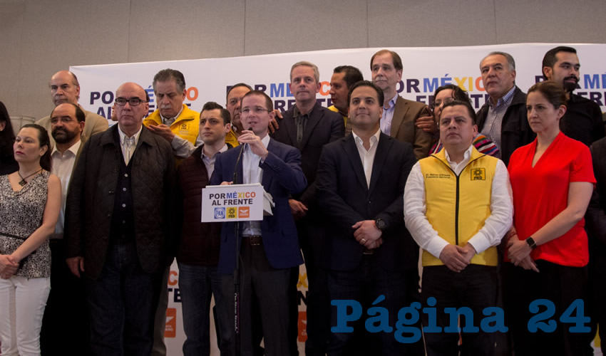 Ricardo Anaya junto a Luis Donaldo Colosio Riojas (izquierda) y Damián Zepeda, líder nacional del PAN (derecha)
