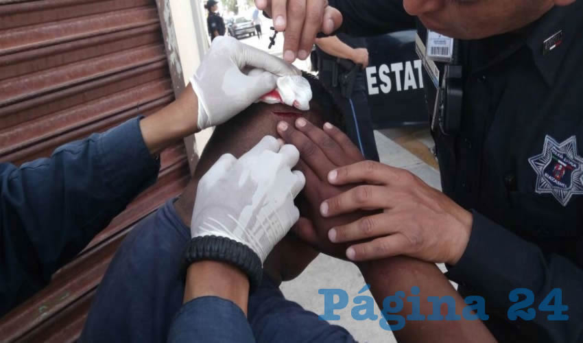 El oficial fue internado en la Clínica 8 del IMSS