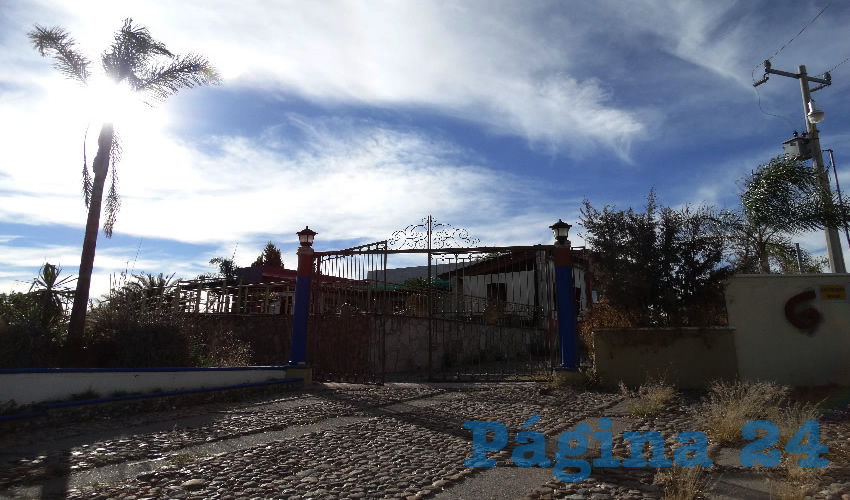El negocio afectado se ubica en la carretera estatal 42