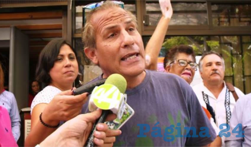 Félix Ascencio, presidente de colonos de Arcos Vallarta, exigió a Enrique Alfaro, alcalde tapatío con licencia, “que sea hombrecito y que enseñe las pruebas de que somos extorsionadores, si tiene pruebas que las enseñe, que nos lo diga en nuestra cara, que no sea mentiroso”; luego, lo acusó de hacer negocios constructores a costa de la tranquilidad de vecinos de Guadalajara/Foto: Especial 